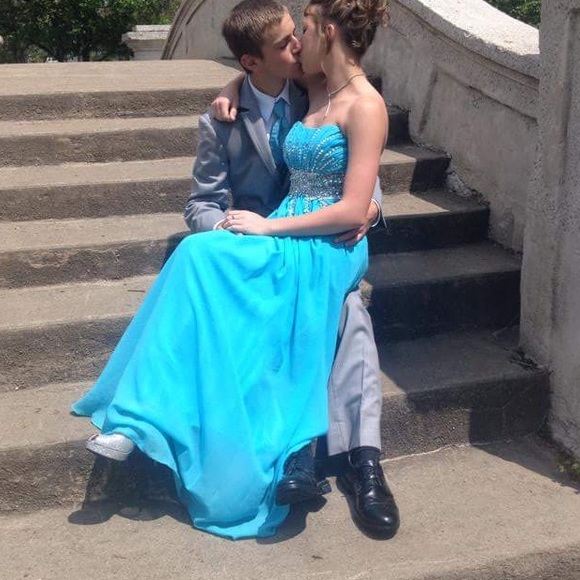 Prom dress - Picture 8 of 16